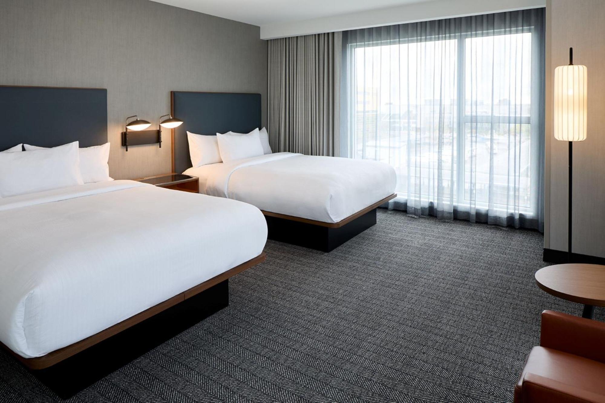 Courtyard By Marriott Montreal Laval Hotel Ngoại thất bức ảnh