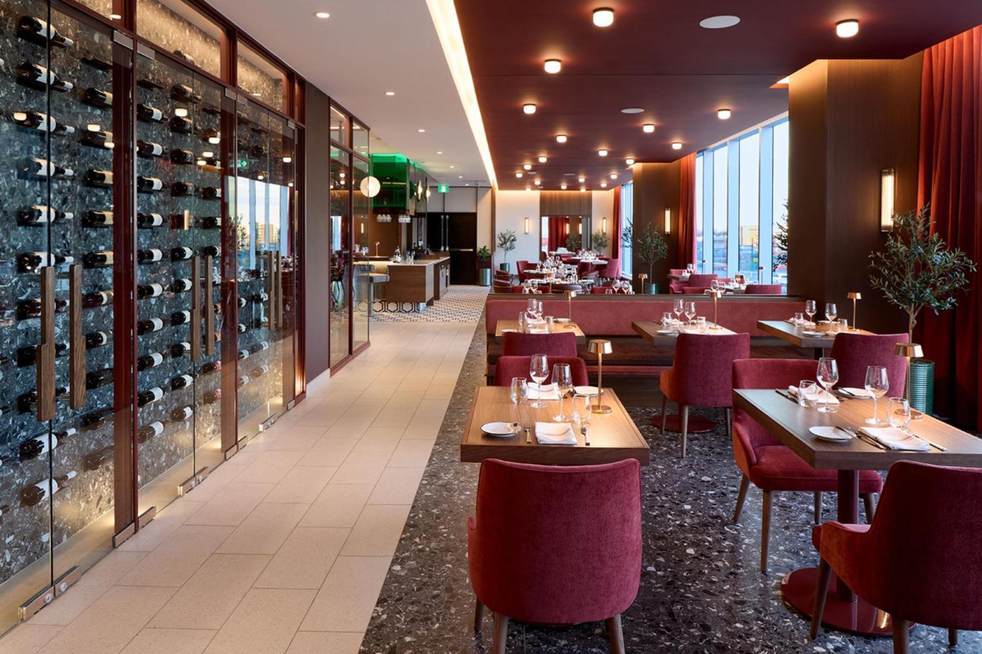 Courtyard By Marriott Montreal Laval Hotel Ngoại thất bức ảnh