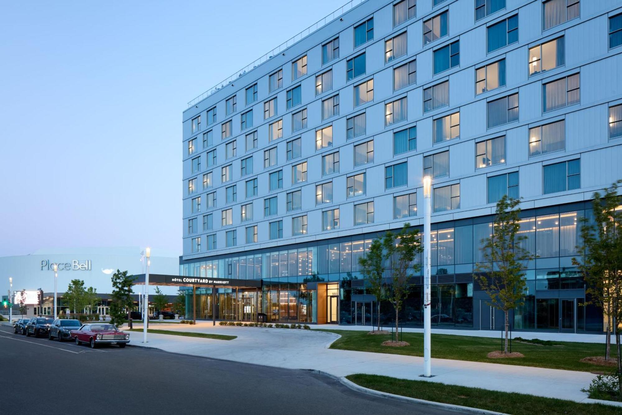 Courtyard By Marriott Montreal Laval Hotel Ngoại thất bức ảnh